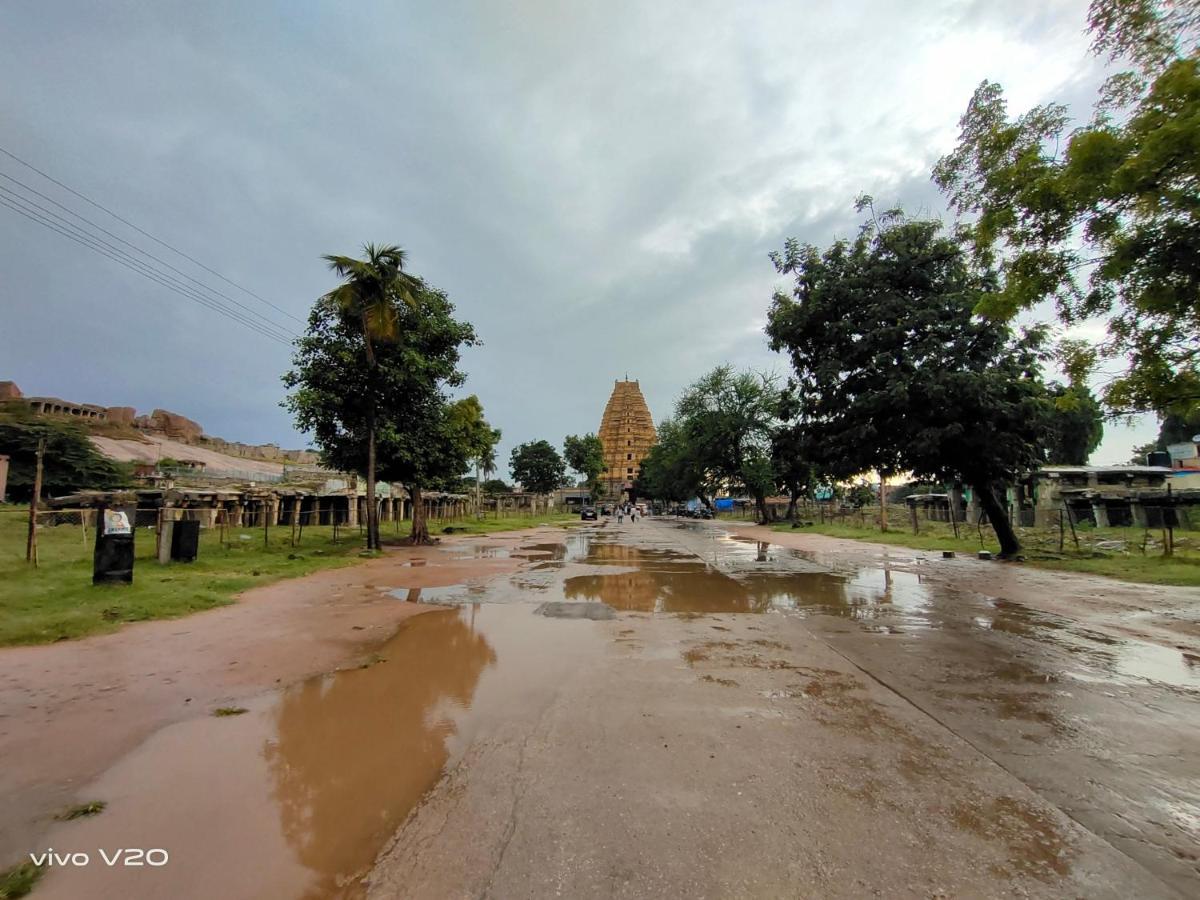 Srinivasa Homestay Hampi Exterior photo